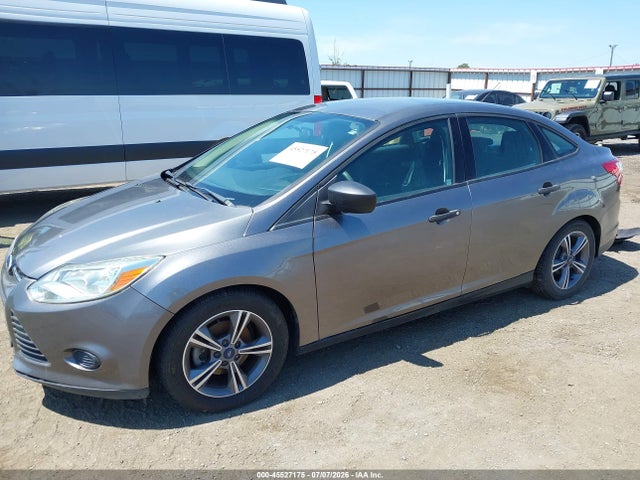 Ford FOCUS S 2014 1FADP3E20EL139436 Image 2