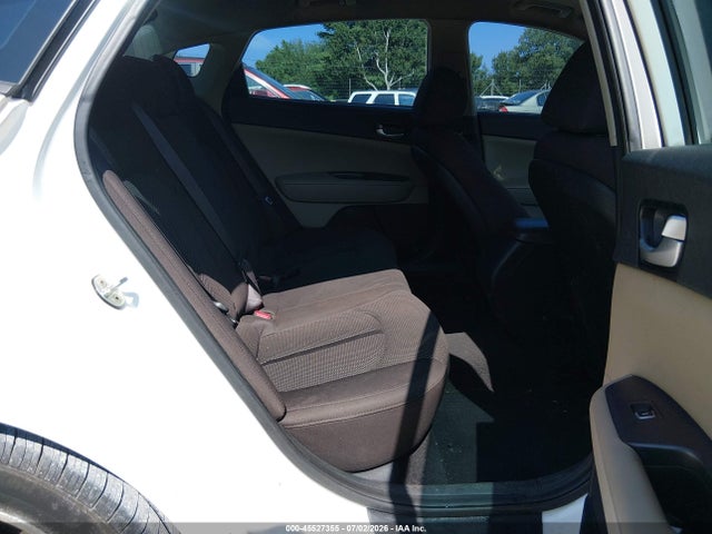KIA Optima Lx 2016 KNAGT4L35G5077542 Image 8