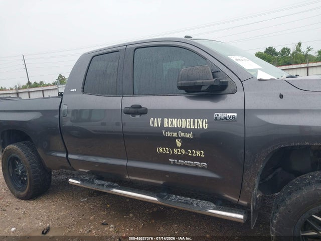 5TFUW5F13EX389499 Toyota Tundra Sr5 5.7l V8