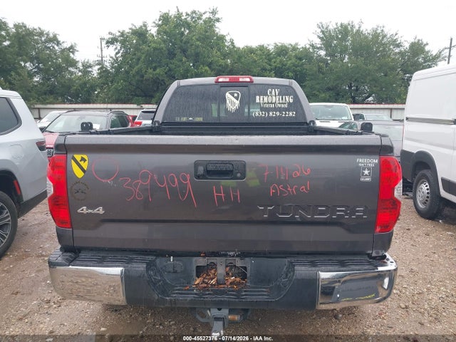 5TFUW5F13EX389499 Toyota Tundra Sr5 5.7l V8
