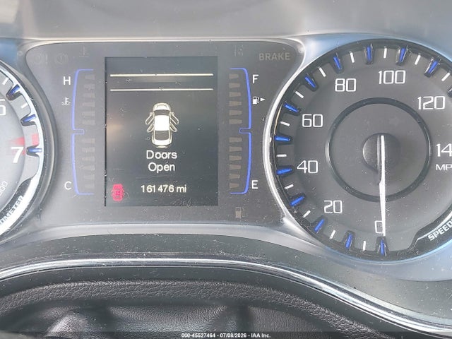 45527464 :رقم المزاد ، 1C3CCCBG5FN569782 vin ، 2015 Chrysler 200 S مزاد بيع