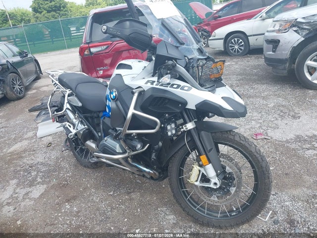2018 WB10A1202JZ968112 main image