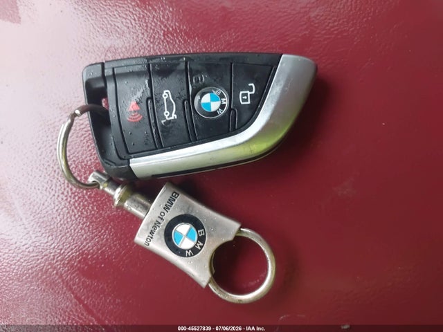 45527839 :رقم المزاد ، 3MW5R7J05N8C67020 vin ، 2022 Bmw 330i Xdrive مزاد بيع