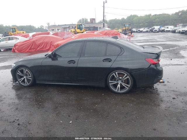 45527839 :رقم المزاد ، 3MW5R7J05N8C67020 vin ، 2022 Bmw 330i Xdrive مزاد بيع