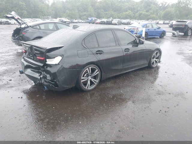 45527839 :رقم المزاد ، 3MW5R7J05N8C67020 vin ، 2022 Bmw 330i Xdrive مزاد بيع