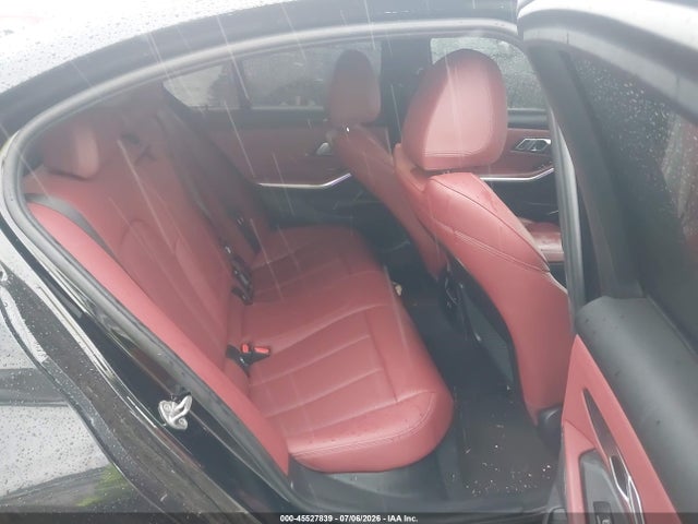 45527839 :رقم المزاد ، 3MW5R7J05N8C67020 vin ، 2022 Bmw 330i Xdrive مزاد بيع