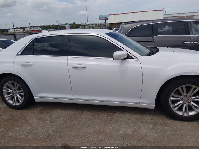 Продажа на аукционе авто 2017 Chrysler 300 Limited, vin: 2C3CCAAG5HH521703, номер лота: 45527957