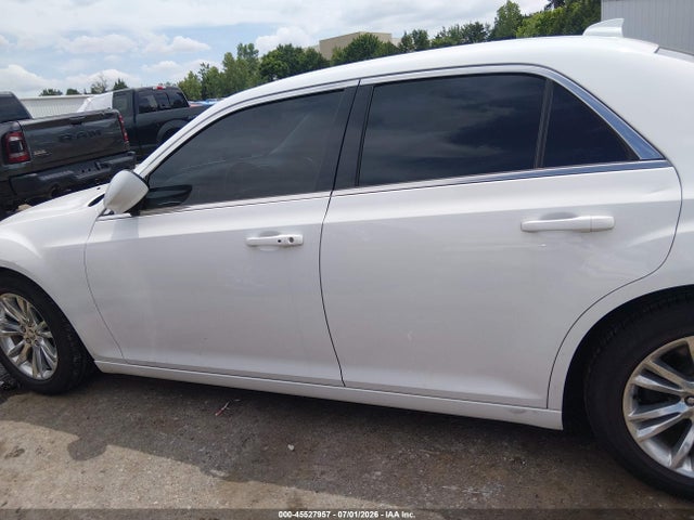 Продажа на аукционе авто 2017 Chrysler 300 Limited, vin: 2C3CCAAG5HH521703, номер лота: 45527957