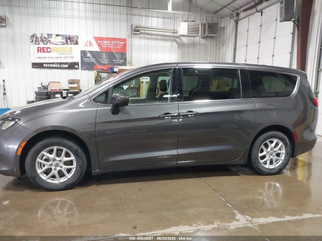 2C4RC1CG6NR132433 Chrysler Voyager Lx