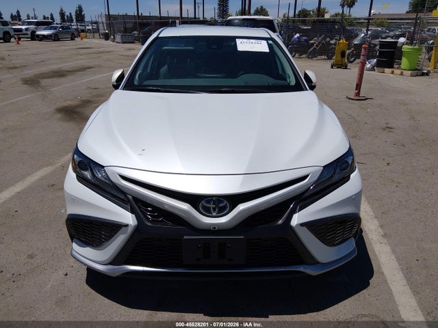 Продажа на аукционе авто 2022 Toyota Camry Xse Hybrid, vin: 4T1K31AK3NU576473, номер лота: 45528201