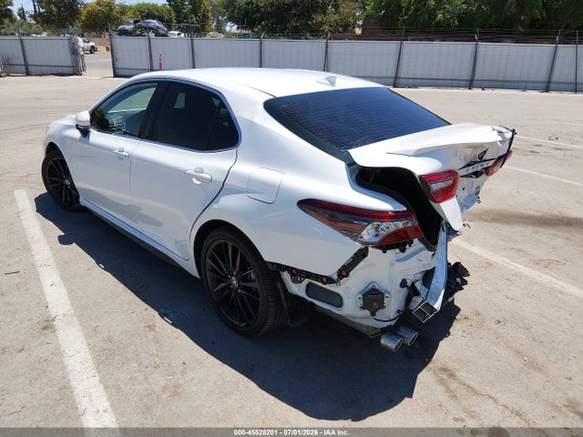 Продажа на аукционе авто 2022 Toyota Camry Xse Hybrid, vin: 4T1K31AK3NU576473, номер лота: 45528201