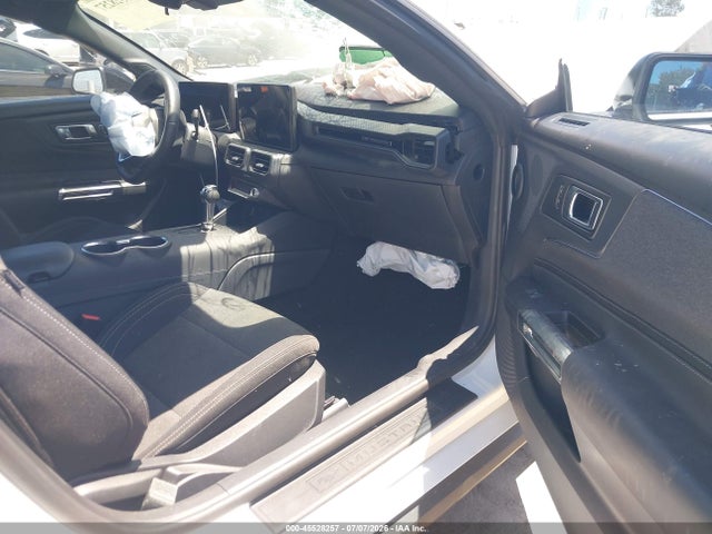 Ford Mustang Ecoboost Fastback 2025 1FA6P8TH5S5130227 Image 5