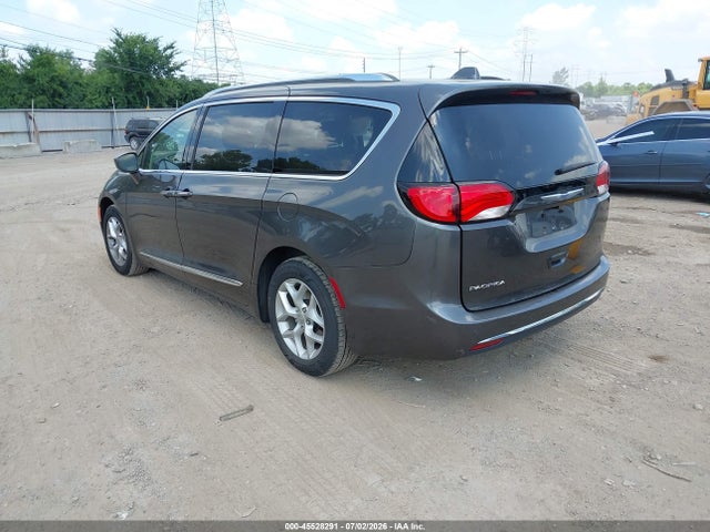45528291 :رقم المزاد ، 2C4RC1EG1KR597937 vin ، 2019 Chrysler Pacifica Touring L Plus مزاد بيع