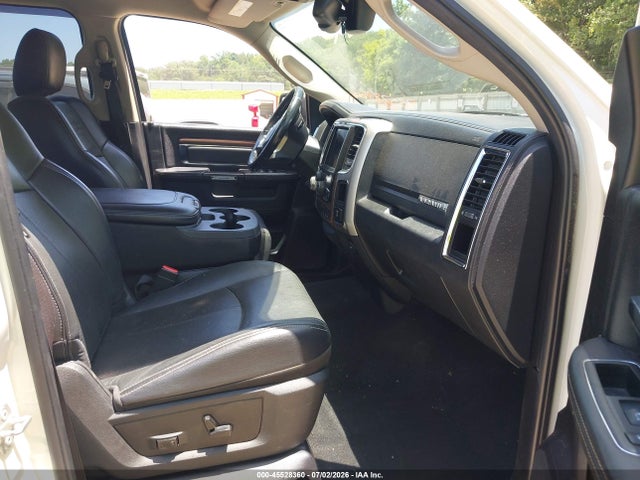 45528360 :رقم المزاد ، 1C6RR6VT1JS131289 vin ، 2018 Ram 1500 Laramie  4x2 6'4 Box مزاد بيع