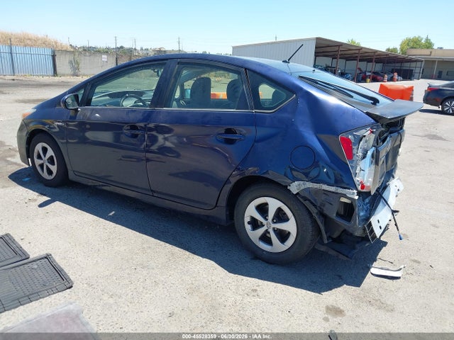 Toyota Prius Two 2014 JTDKN3DU8E0384450 Image 3