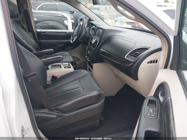 2C4RC1BG8GR215060 Chrysler Town &amp; Country Touring
