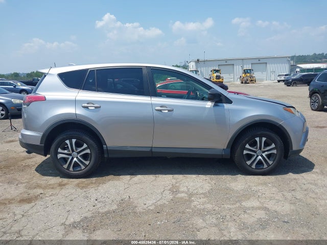 JTMBFREV0JJ195786 Toyota RAV4 LE