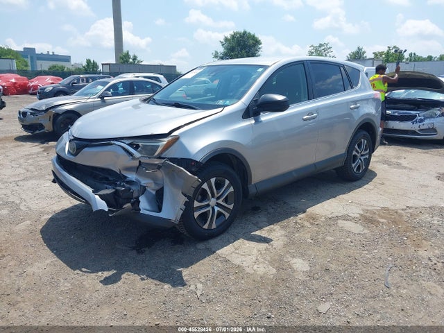 JTMBFREV0JJ195786 Toyota RAV4 LE