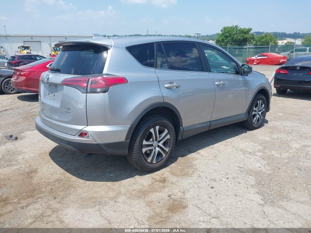 JTMBFREV0JJ195786 Toyota RAV4 LE