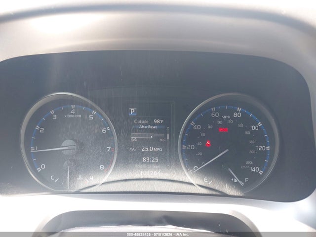 JTMBFREV0JJ195786 Toyota RAV4 LE