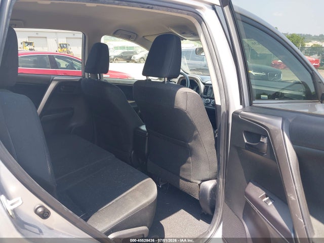 JTMBFREV0JJ195786 Toyota RAV4 LE