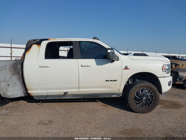 Продаж на аукціоні авто 2024 Ram 3500 Laramie  4x4 6'4 Box, vin: 3C63RRMLXRG273815, номер лоту: 45528505