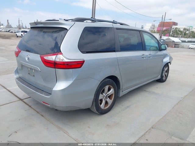 5TDKZ3DCXKS974430 Toyota Sienna Le 8 Passenger