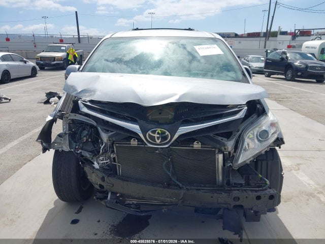 5TDKZ3DCXKS974430 Toyota Sienna Le 8 Passenger