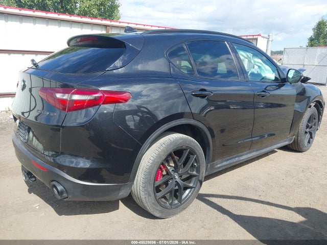 Alfa Romeo Stelvio Ti Awd 2019 ZASPAKBN9K7C70233 Image 4