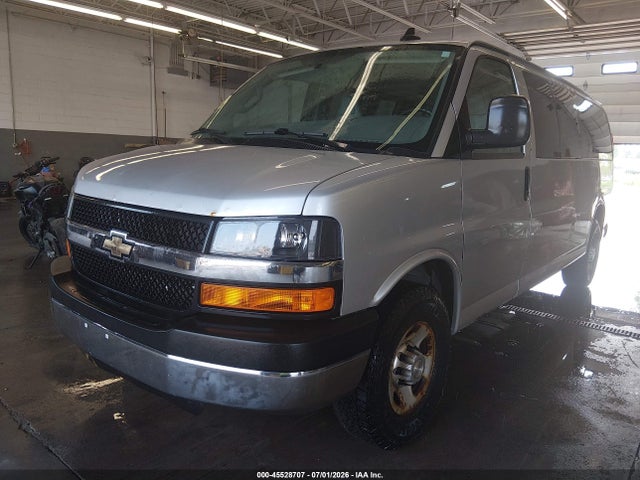 Chevrolet Express 3500 Ls 2016 1GAZGNFF5G1281818 Image 2