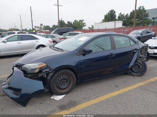 Toyota COROLLA LE 2017 2T1BURHE8HC748062 Image 2