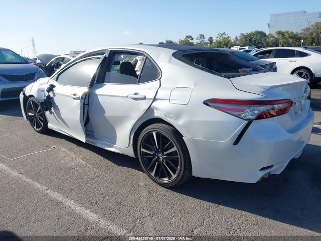 Toyota CAMRY XSE 2018 4T1B61HK8JU044238 Image 3
