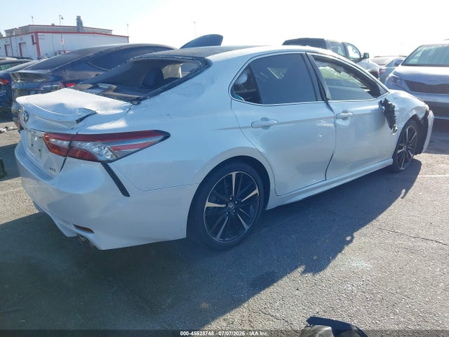 Toyota CAMRY XSE 2018 4T1B61HK8JU044238 Image 4