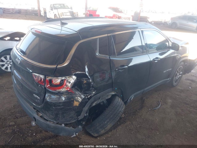 3C4NJCBB3KT743051 Jeep Compass Sun And Wheel Fwd