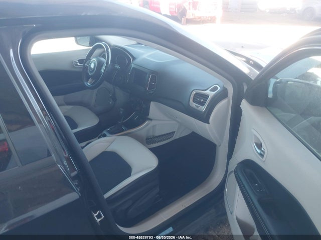 3C4NJCBB3KT743051 Jeep Compass Sun And Wheel Fwd