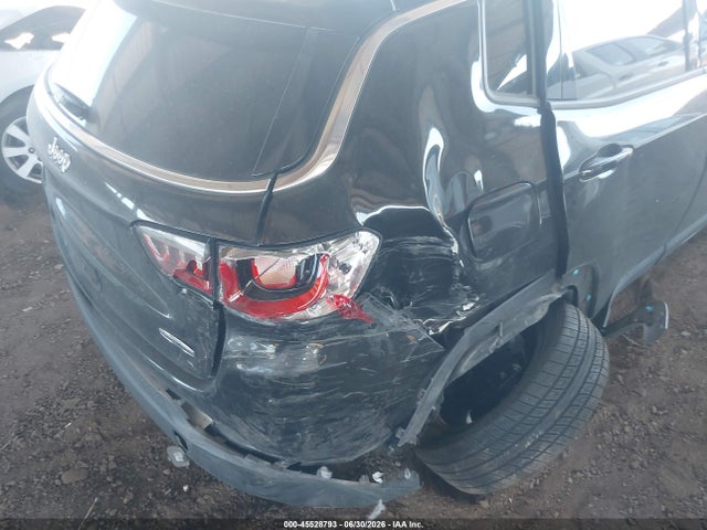 3C4NJCBB3KT743051 Jeep Compass Sun And Wheel Fwd