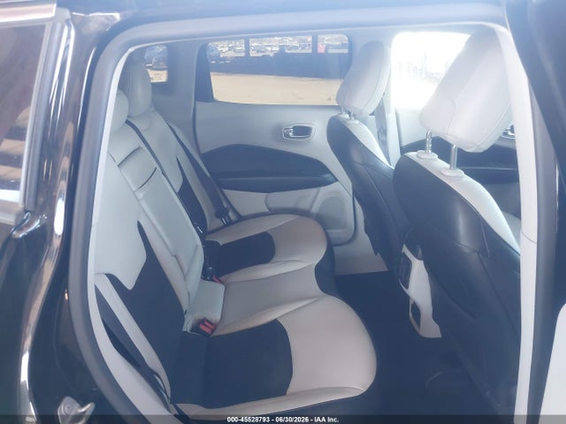 3C4NJCBB3KT743051 Jeep Compass Sun And Wheel Fwd