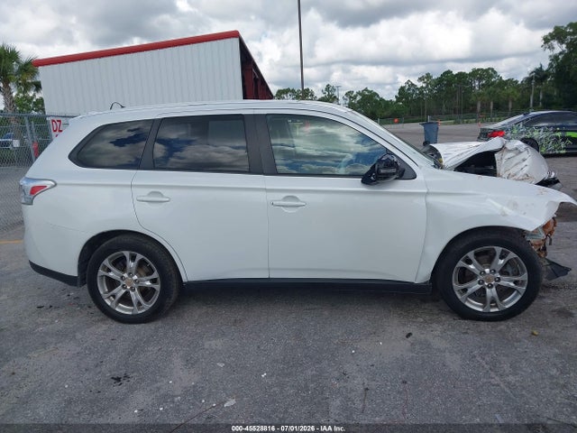 Продажа на аукционе авто 2014 Mitsubishi Outlander Se, vin: JA4AD3A33EZ013213, номер лота: 45528816