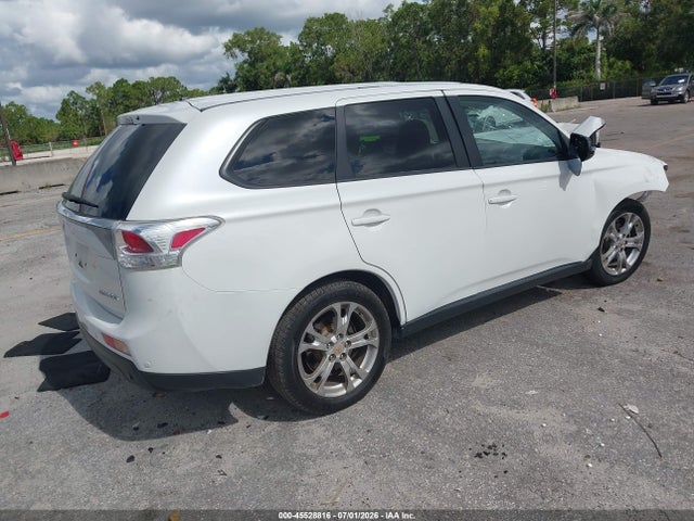 Продажа на аукционе авто 2014 Mitsubishi Outlander Se, vin: JA4AD3A33EZ013213, номер лота: 45528816