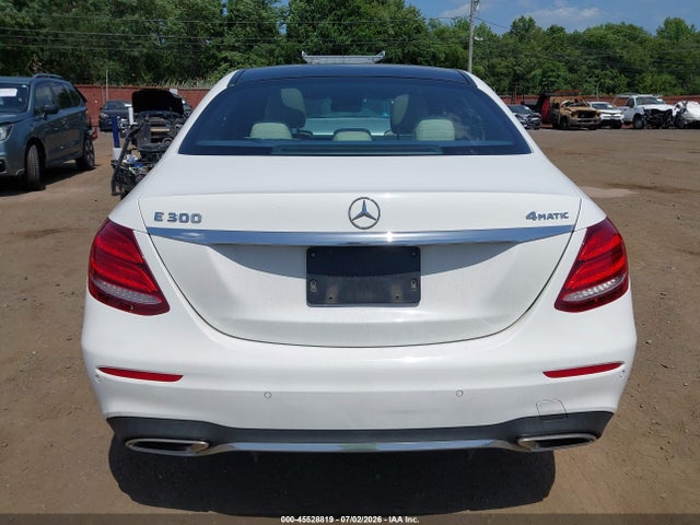 2017 Mercedes-benz E 300 4matic მანქანა იყიდება აუქციონზე, vin: WDDZF4KB6HA104046, აუქციონის ნომერი: 45528819
