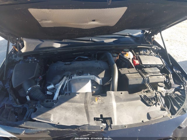 45528876 :رقم المزاد ، W04GV8SX0J1130701 vin ، 2018 Buick Regal Tourx Essence مزاد بيع