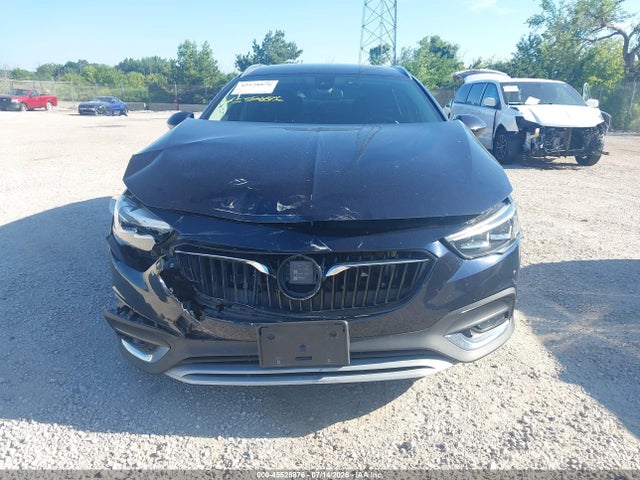 45528876 :رقم المزاد ، W04GV8SX0J1130701 vin ، 2018 Buick Regal Tourx Essence مزاد بيع