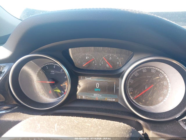 45528876 :رقم المزاد ، W04GV8SX0J1130701 vin ، 2018 Buick Regal Tourx Essence مزاد بيع