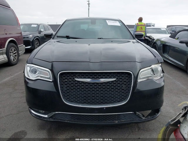 Продажа на аукционе авто 2016 Chrysler 300 Anniversary Edition, vin: 2C3CCAAG0GH142073, номер лота: 45528962