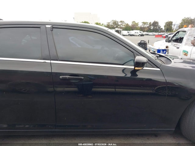 Продажа на аукционе авто 2016 Chrysler 300 Anniversary Edition, vin: 2C3CCAAG0GH142073, номер лота: 45528962