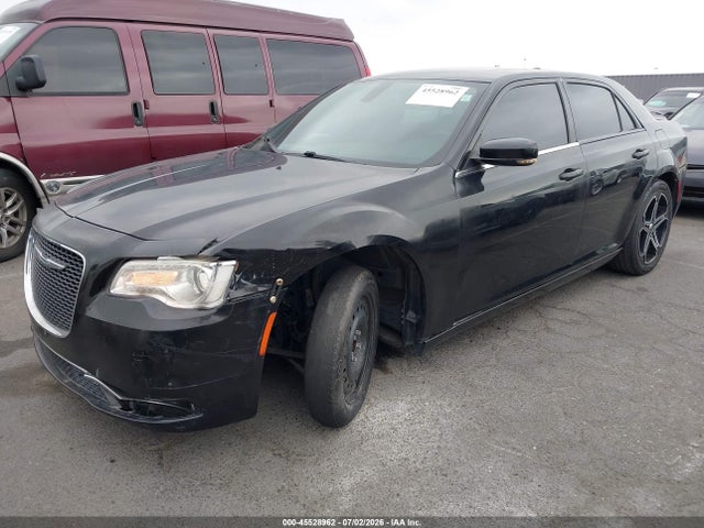 Продажа на аукционе авто 2016 Chrysler 300 Anniversary Edition, vin: 2C3CCAAG0GH142073, номер лота: 45528962