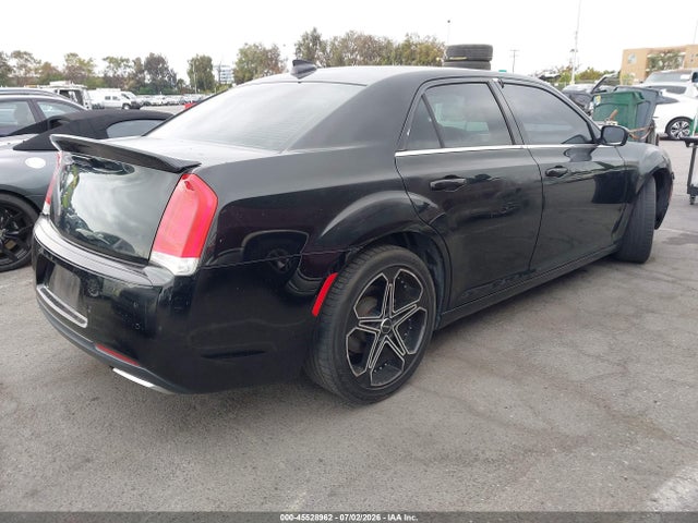 Продажа на аукционе авто 2016 Chrysler 300 Anniversary Edition, vin: 2C3CCAAG0GH142073, номер лота: 45528962