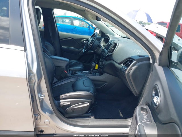 Продаж на аукціоні авто 2019 Jeep Cherokee Latitude Plus Fwd, vin: 1C4PJLLN4KD222704, номер лоту: 45528974