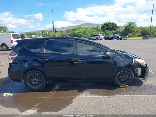 JTDZN3EU7HJ066671 Toyota Prius V Four