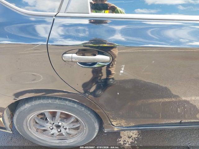 JTDZN3EU7HJ066671 Toyota Prius V Four